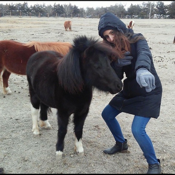 Meet your Posher, Sophie - Picture 3 of 5